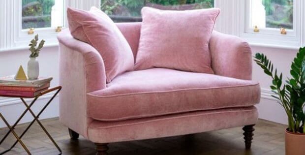 5 reasons to fall for a loveseat