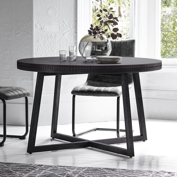 Round Dining Tables: Space-Saving Solutions