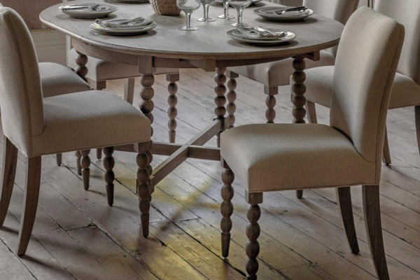 The Ultimate Guide to Buying an Extendable Dining Table in the UK