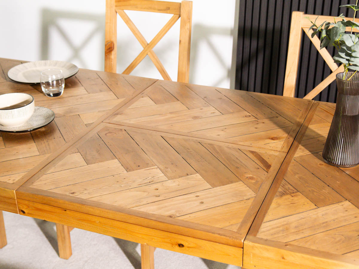 Mode 140-180cm Extendable Dining Table