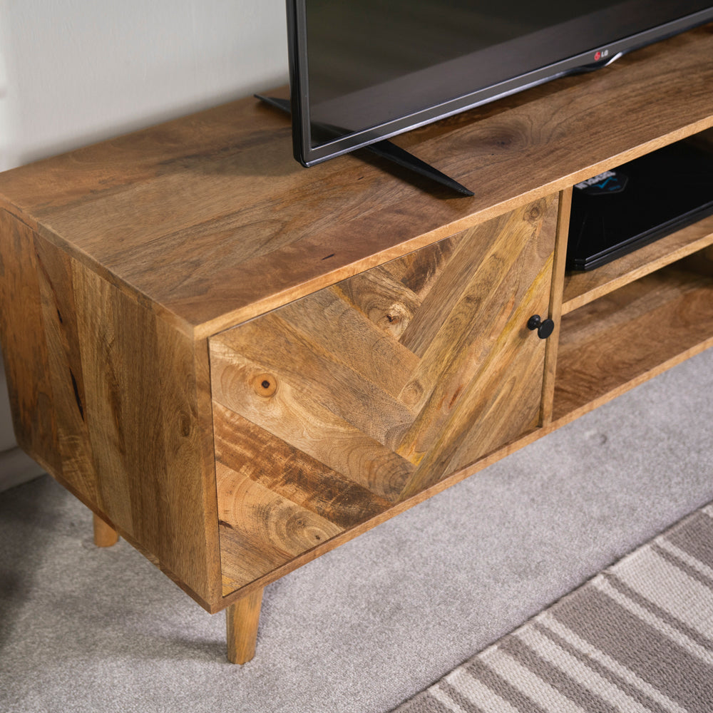 Nautilus TV Unit