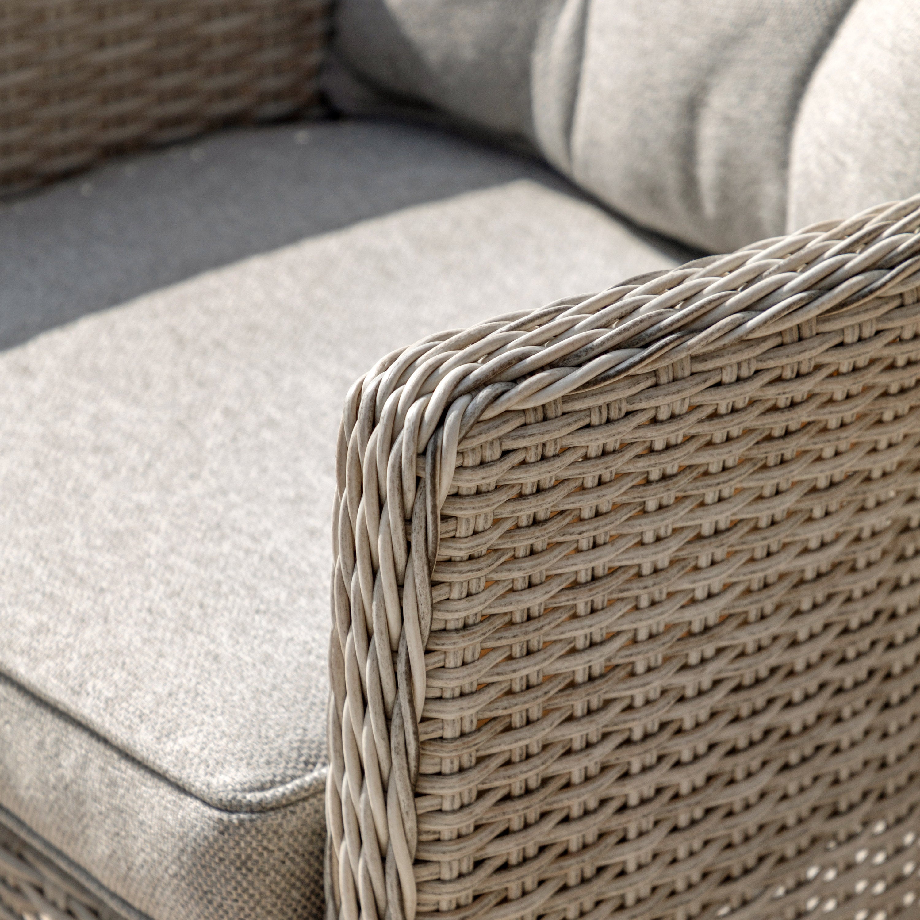 Ashwick Outdoor 6 Seater Oval Dining Set