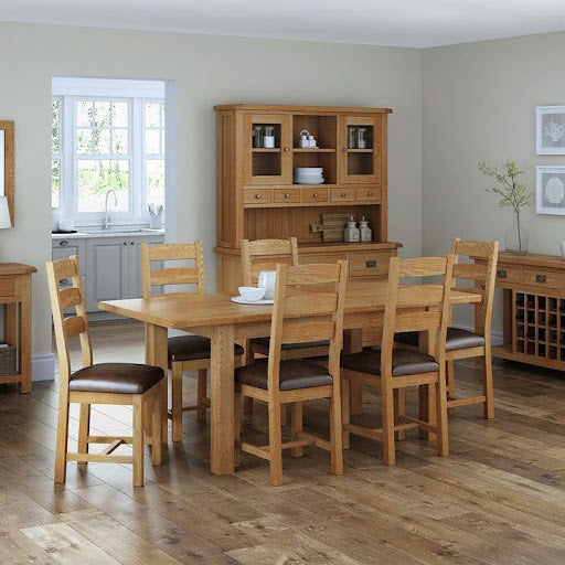 Benefits of Choosing Oak Dining Tables