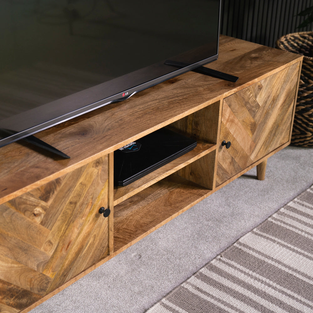 Nautilus TV Unit