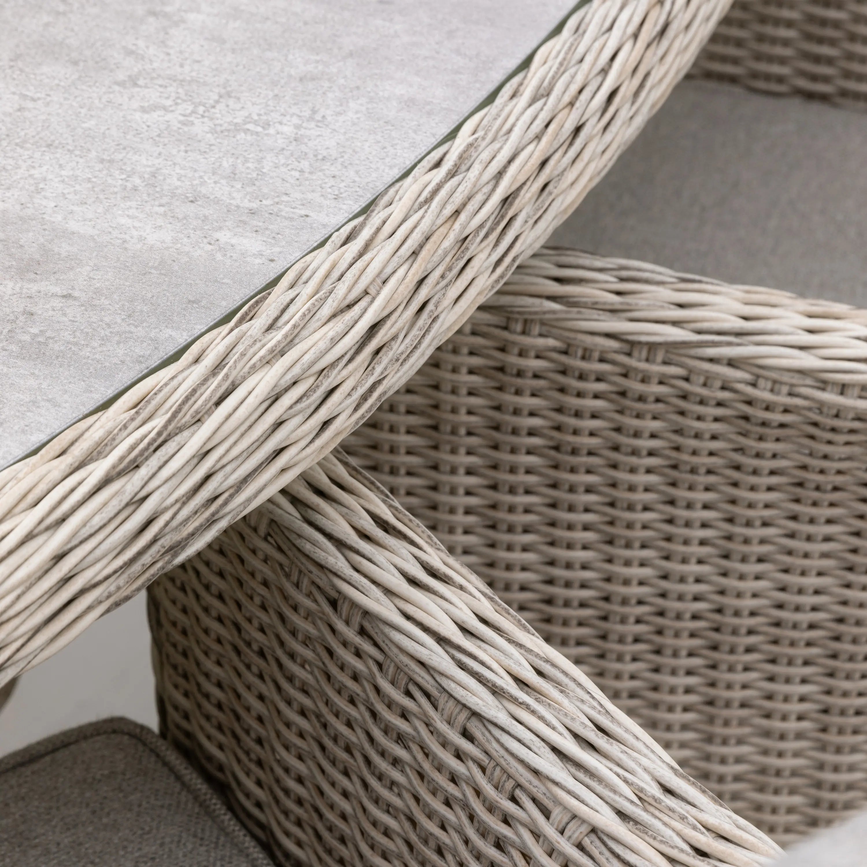 Ashwick Outdoor 6 Seater Oval Dining Set